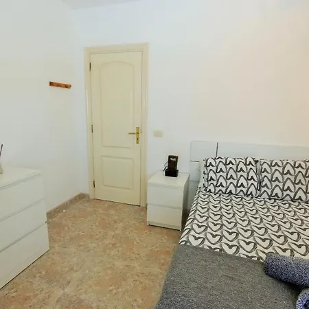 Alquilaencanarias Medano Delfines Centro Apartment